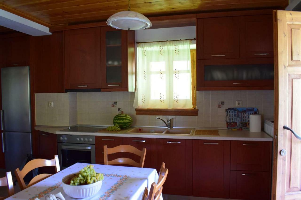 Holiday Home Dionysis Хорефто Экстерьер фото