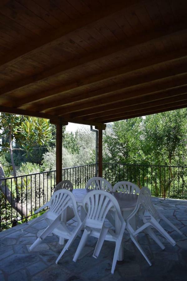 Holiday Home Dionysis Хорефто Экстерьер фото