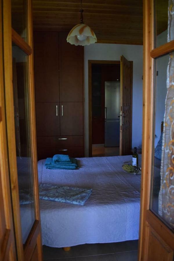 Holiday Home Dionysis Хорефто Экстерьер фото